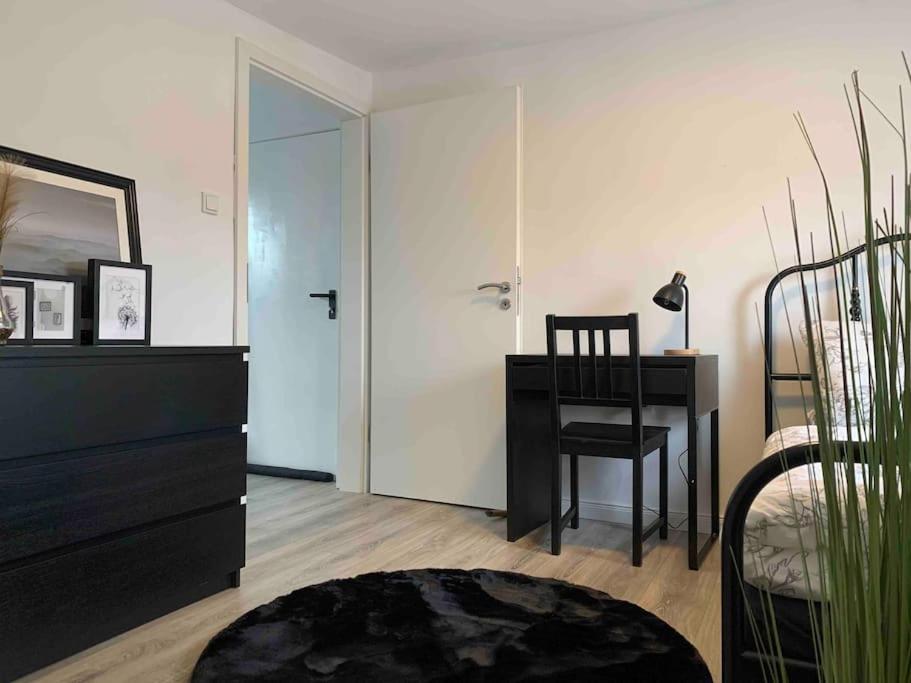 בילפלד 5Minuten Von Der City Entfernte Wohnung Mit Parkpl מראה חיצוני תמונה