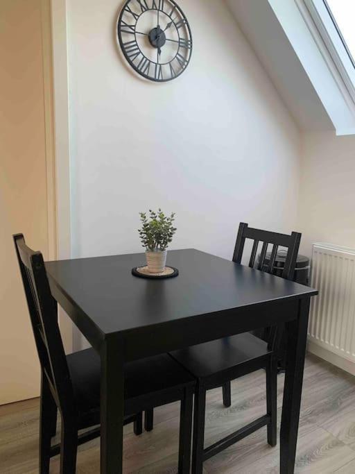 בילפלד 5Minuten Von Der City Entfernte Wohnung Mit Parkpl מראה חיצוני תמונה