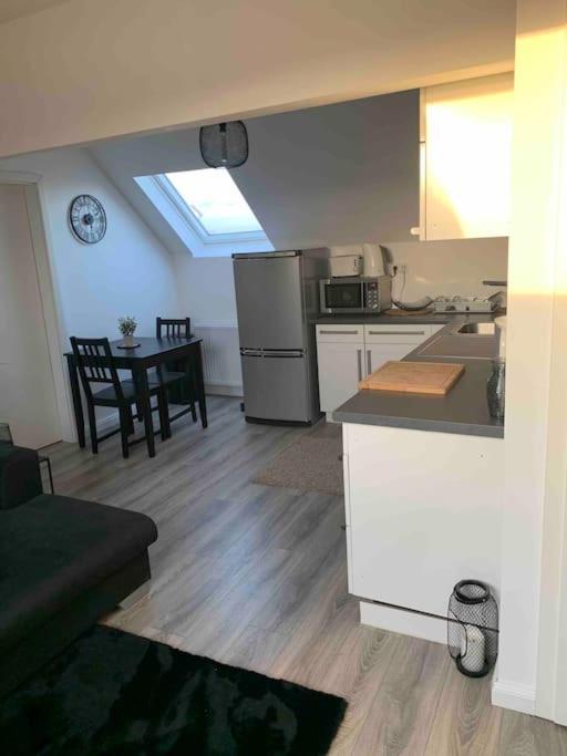 בילפלד 5Minuten Von Der City Entfernte Wohnung Mit Parkpl מראה חיצוני תמונה